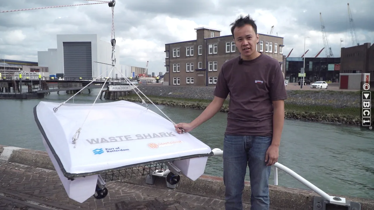 Waste Shark - water robot ruimt zwerfvuil op (video)